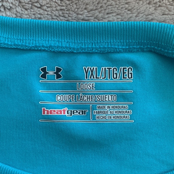 ✨2 Under Armour HeatGear Loose Fit Shirts Blue and Purple Youth size XL - Picture 11 of 14